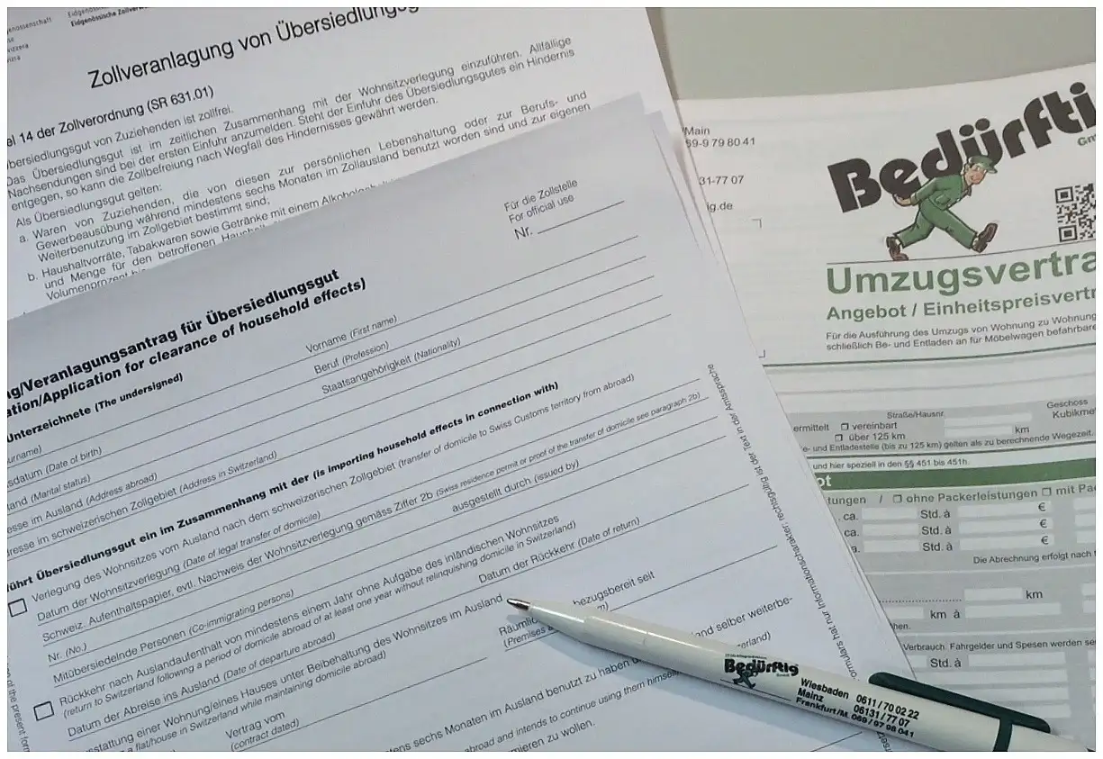 Bedürftig Umzüge bei der Vorbereitung eines Auslandsumzugs