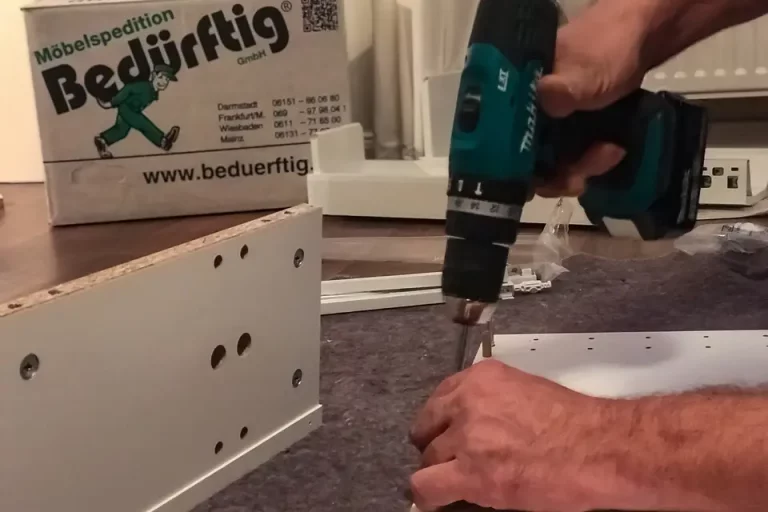 Möbelmontage durch Bedürftig Umzüge beim fachgerechten Auf- und Abbau