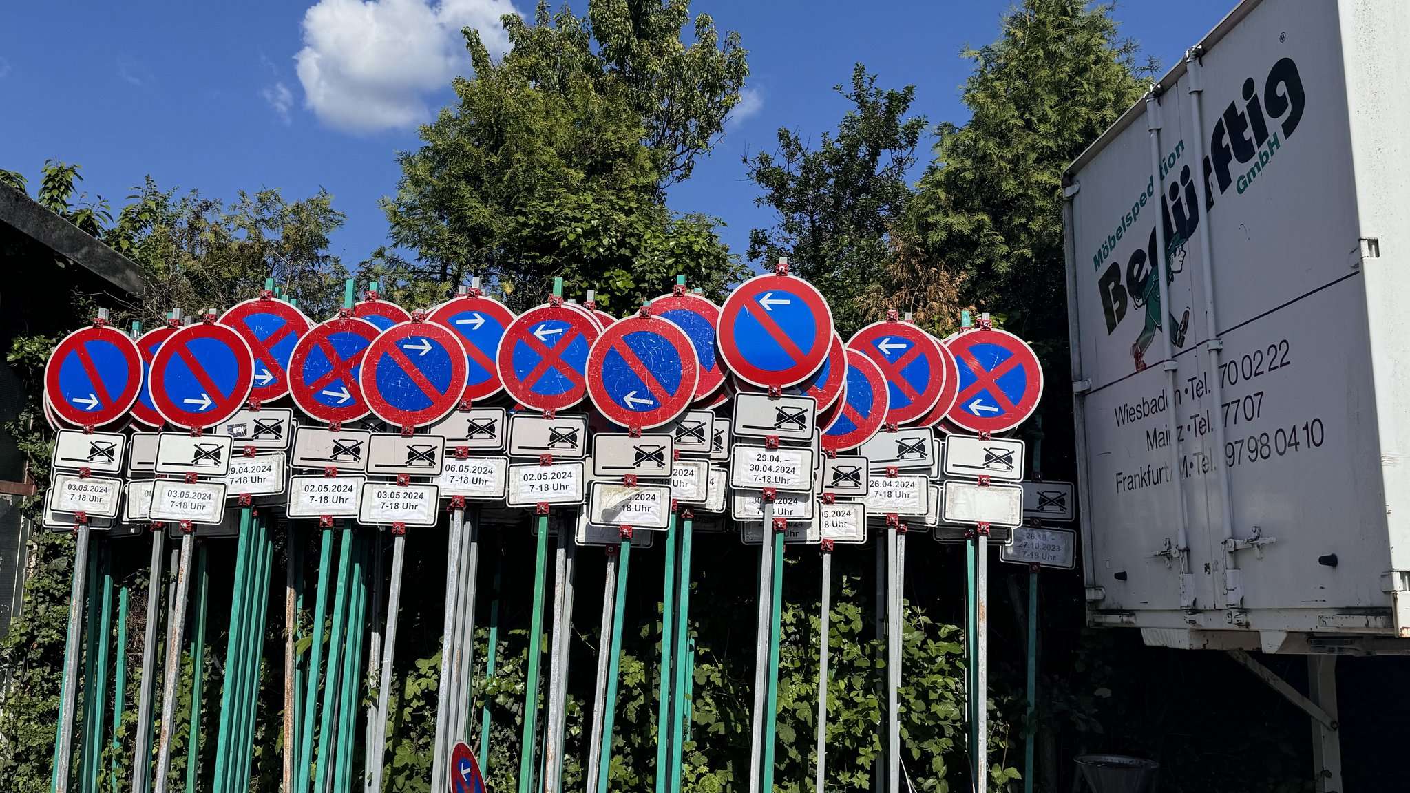 Halteverbotszone bei einem Privatumzug mit Bedürftig Umzüge